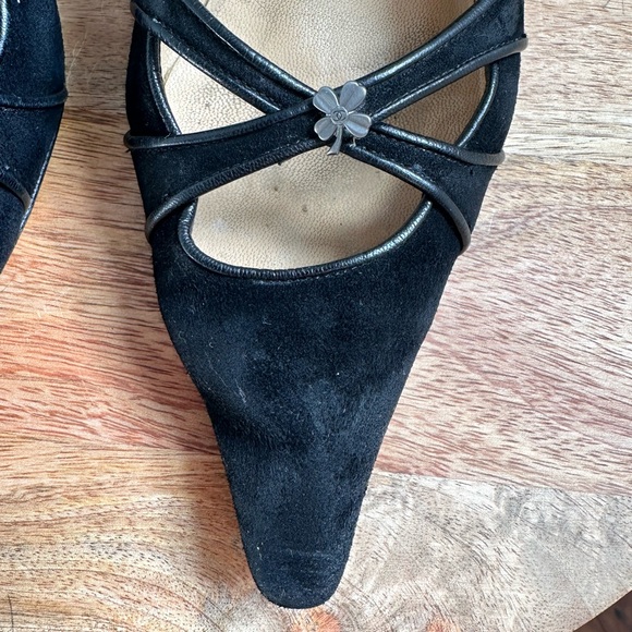 CHANEL Vintage Black Suede Leather 4 Leaf Clover CC Logo Appliqué Kitten Heels - Picture 4 of 15